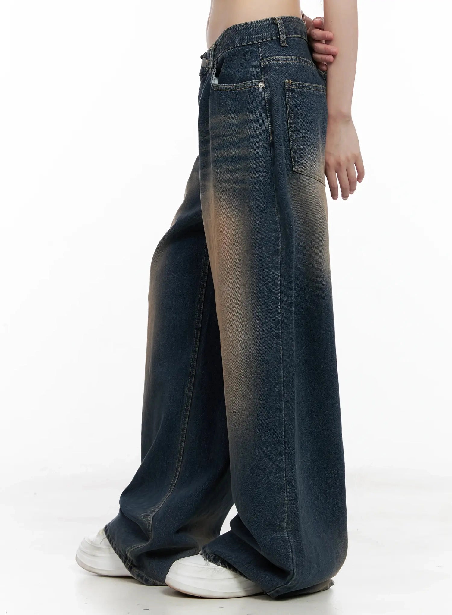solji-acid-washed-wide-leg-jeans-il531