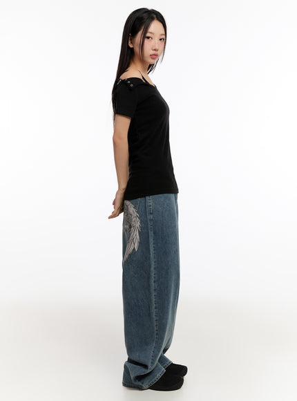 slim-fit-buttoned-u-neck-top-iu509