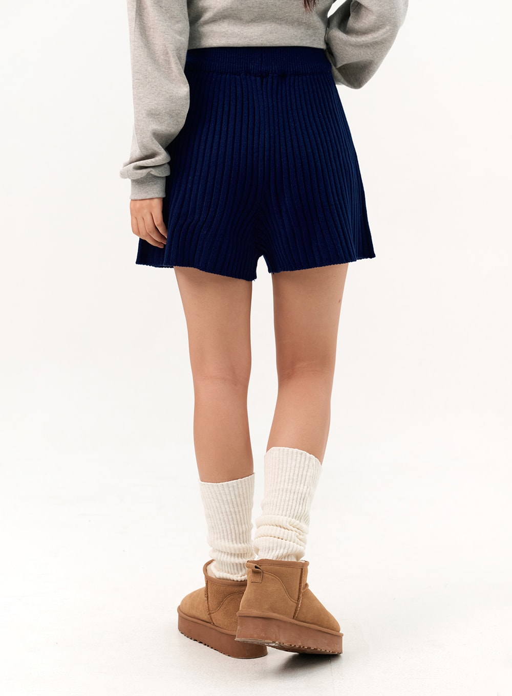 ribbed-knit-shorts-io317