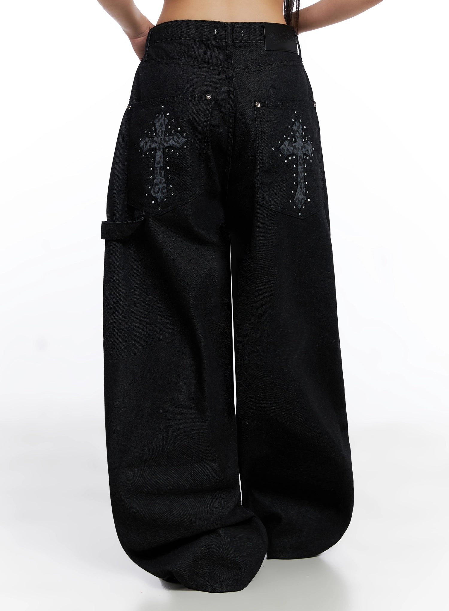Lea Cross-Patch Baggy Jeans IS525 in Black, size L
