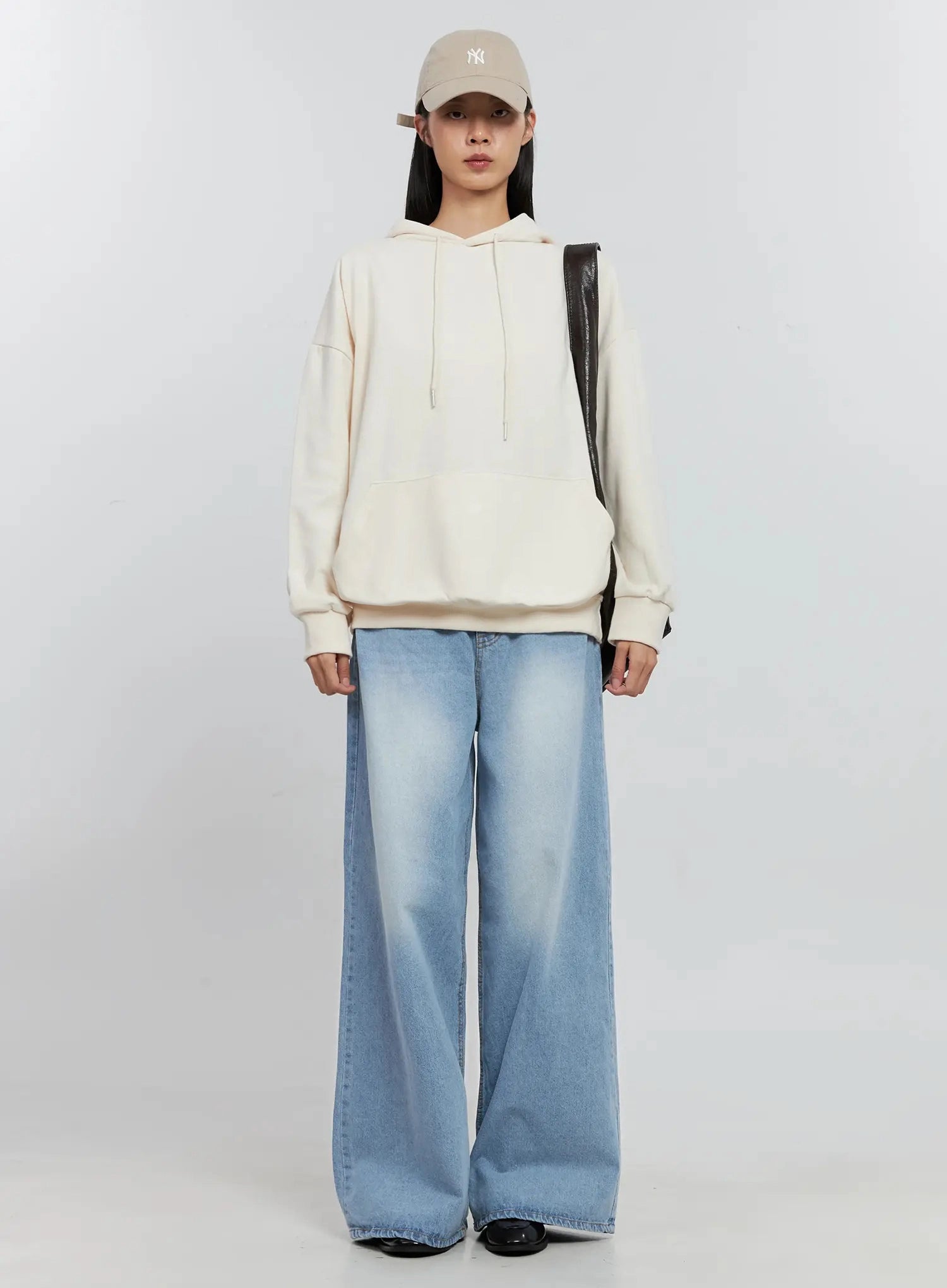 ramos-washed-wide-leg-jeans-is516