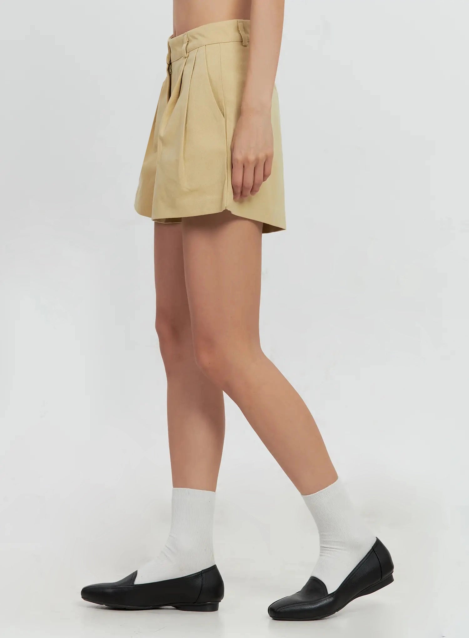 pleated-pintuck-shorts-il528