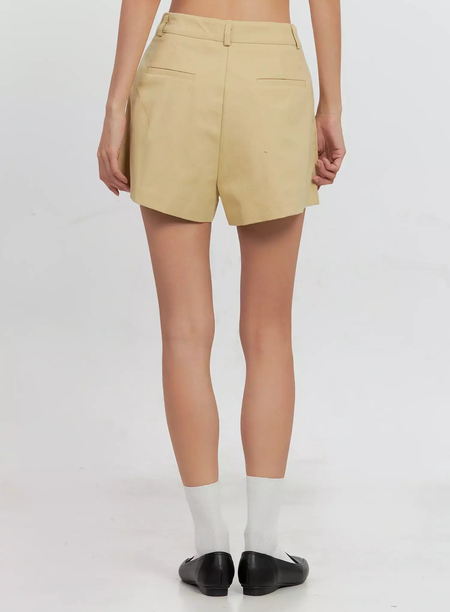 pleated-pintuck-shorts-il528