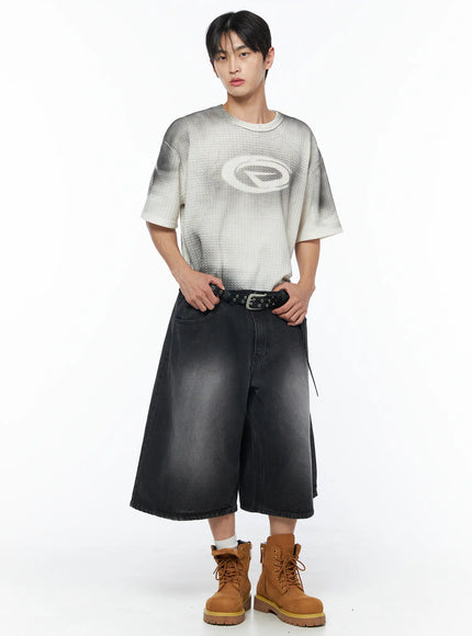 mens-embossed-graphic-tee-iu510