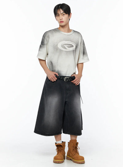 mens-embossed-graphic-tee-iu510