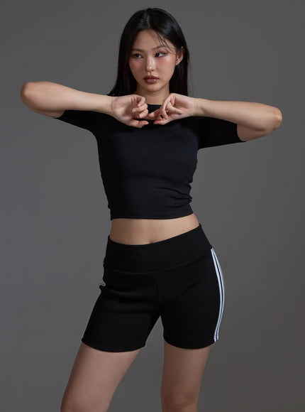 basic-fitted-crop-t-shirt-black-io517 / Black