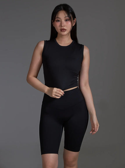 slim-fit-cropped-sleeveless-top-black-io517 / Black