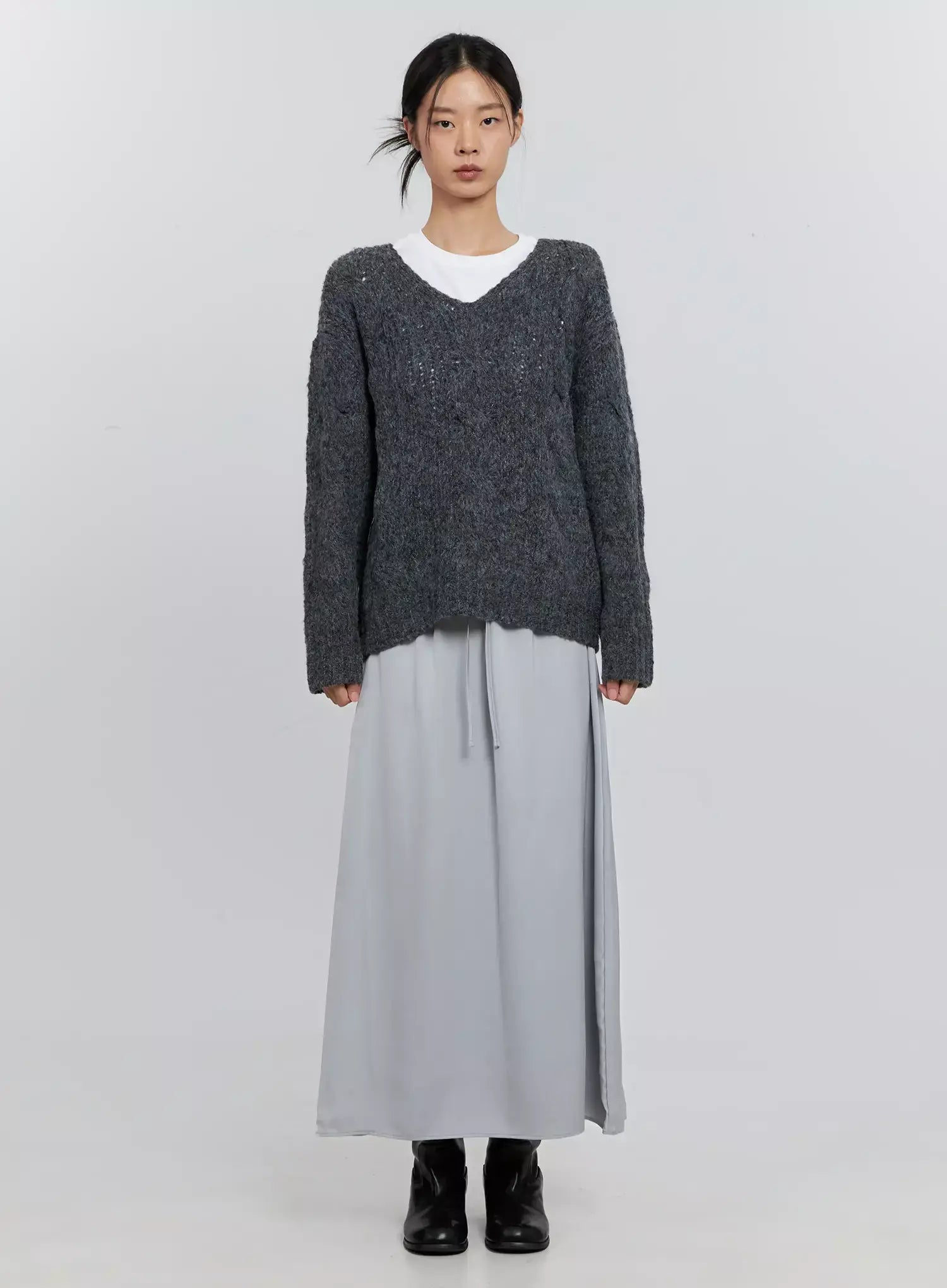 cable-knit-v-neck-sweater-is516