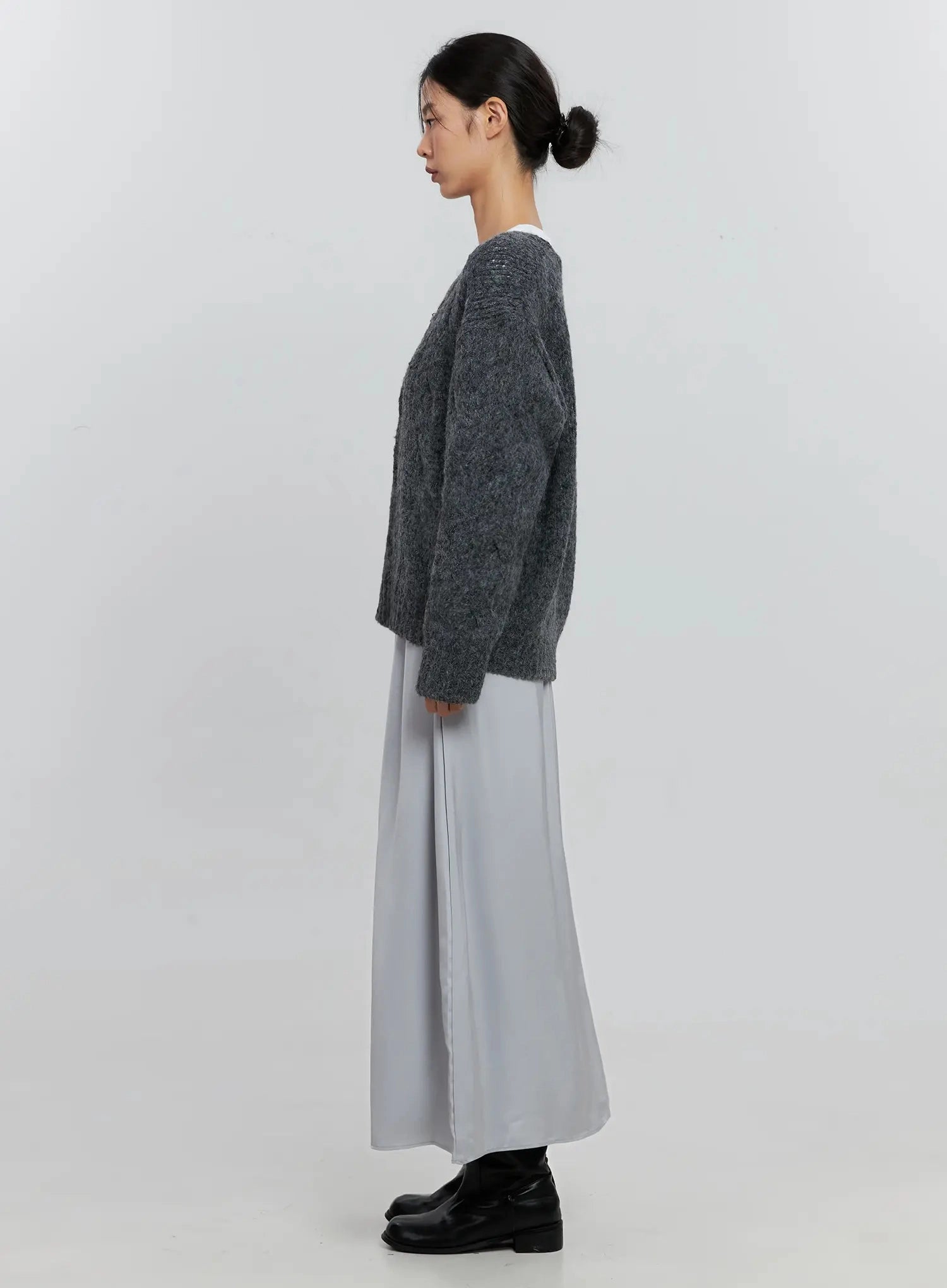 cable-knit-v-neck-sweater-is516