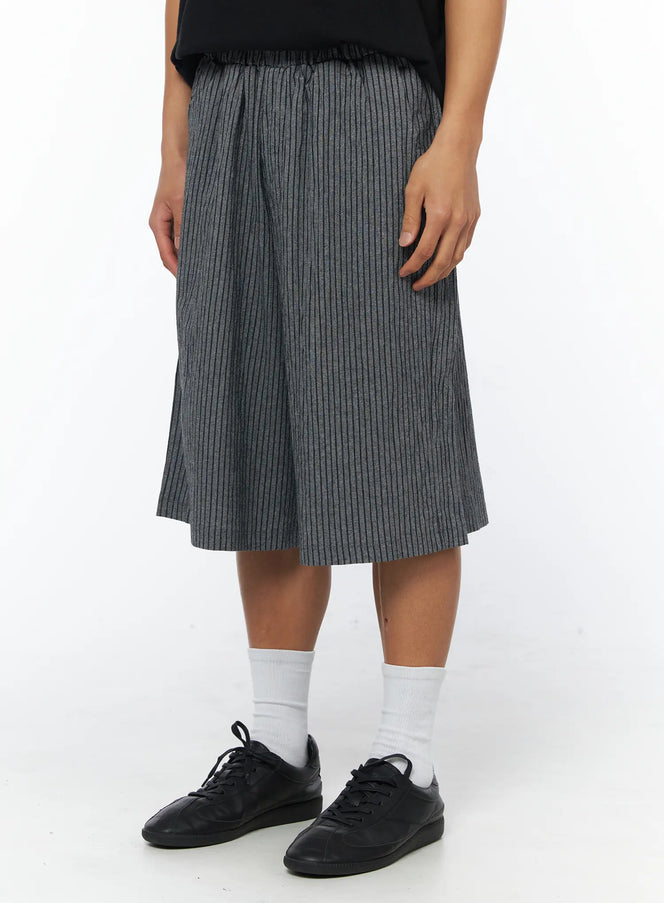 mens-gray-linen-bermuda-shorts-iu503