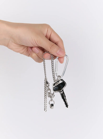stylish-keychain-with-carabiner-is516