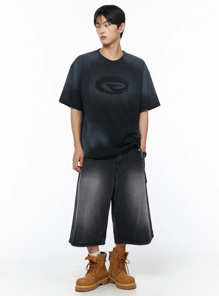 mens-embossed-graphic-tee-iu510 / Black
