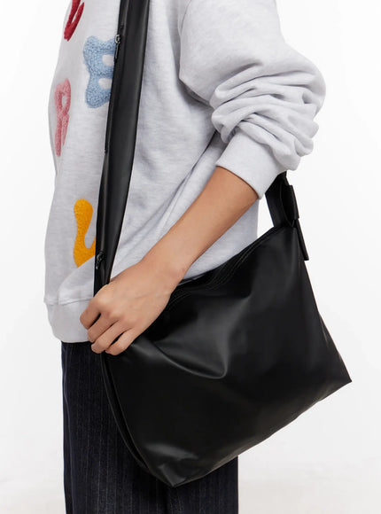 minimalist-faux-leather-bag-io523 / Black