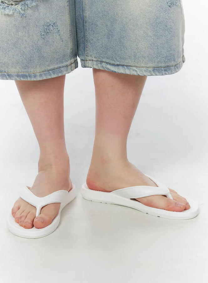 classic-beach-slippers-iy519 / White