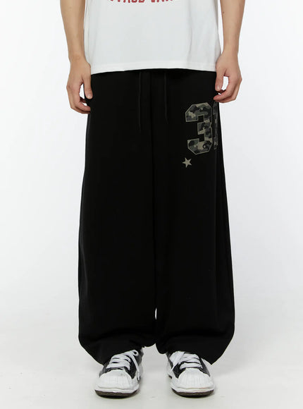 mens-camouflage-graphic-sweatpants-black-iu508