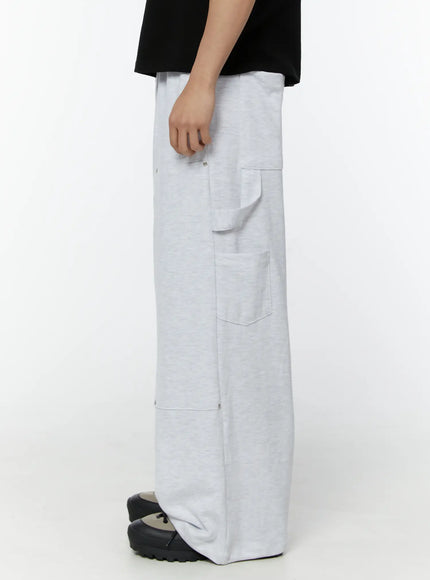 mens-relaxed-fit-cargo-sweatpants-light-gray-iu508