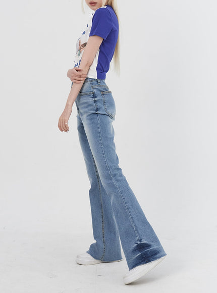 slim-fit-bootcut-jeans-iu313
