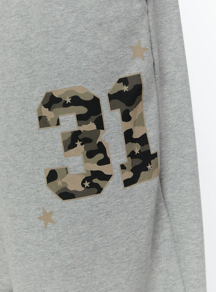 mens-camouflage-graphic-sweatpants-gray-iu508