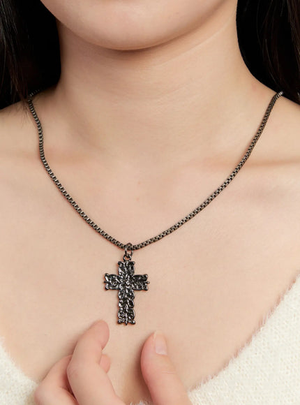 gothic-cross-pendant-necklace-in528