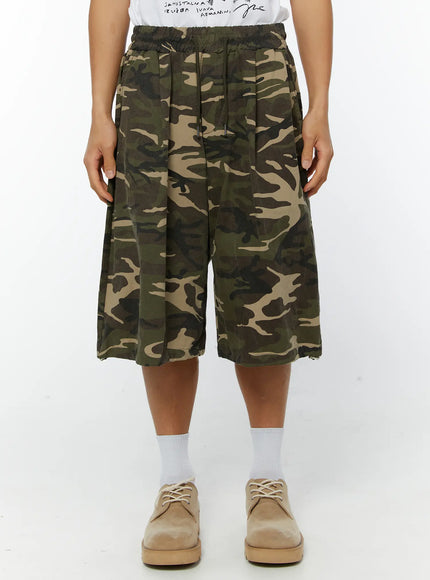 mens-camo-bermuda-shorts-iy514