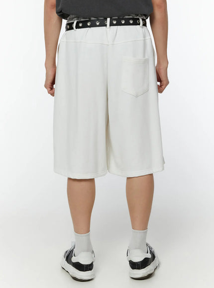 mens-relaxed-fit-belted-shorts-iu515