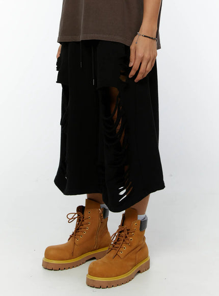 mens-distressed-bermuda-shorts-iy514