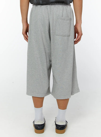 mens-distressed-bermuda-shorts-gray-iy513