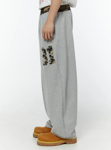 mens-camouflage-graphic-sweatpants-gray-iu508