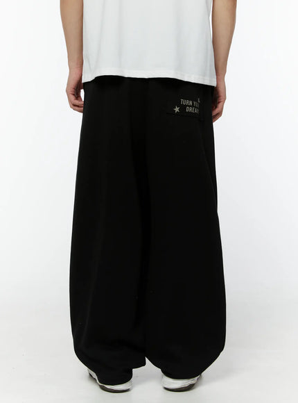 mens-camouflage-graphic-sweatpants-black-iu508