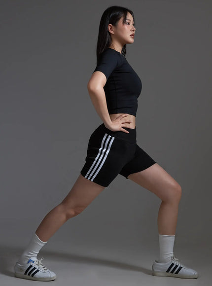 basic-fitted-crop-t-shirt-black-io517