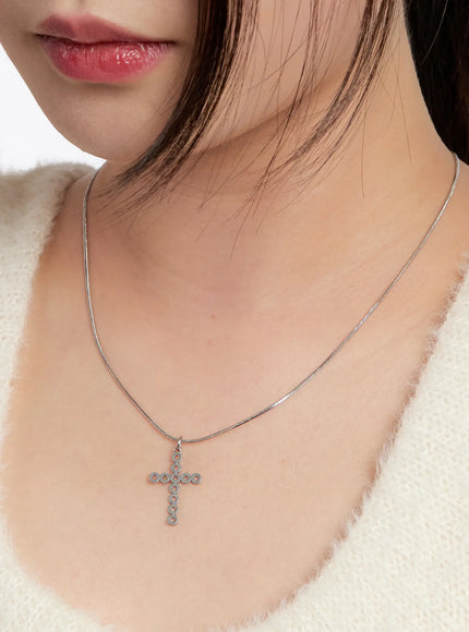 silver-cross-necklace-in528 / Silver