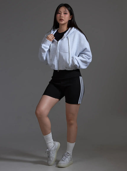 ribbed-track-shorts-with-stripes-black-io517