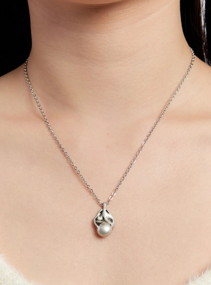 sculptural-chain-necklace-in528