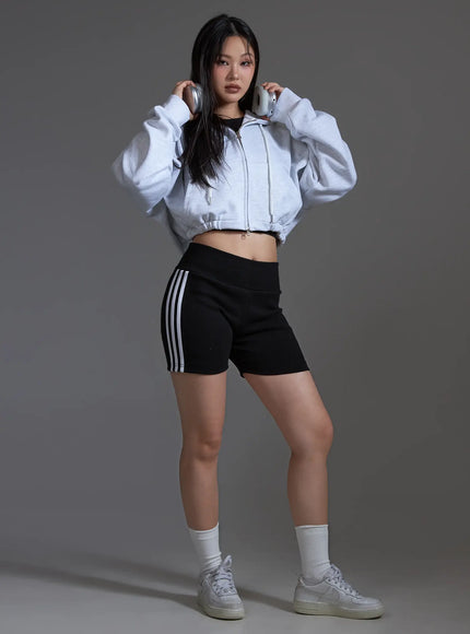 ribbed-track-shorts-with-stripes-black-io517