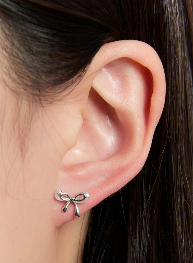 elegant-bow-stud-earrings-in528 / Silver