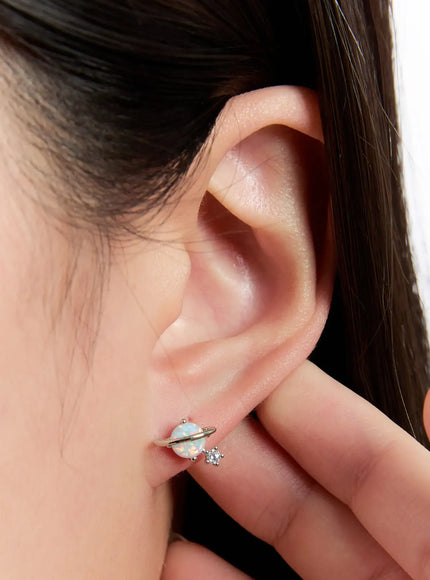 Opal Shine Stud Earrings IN528