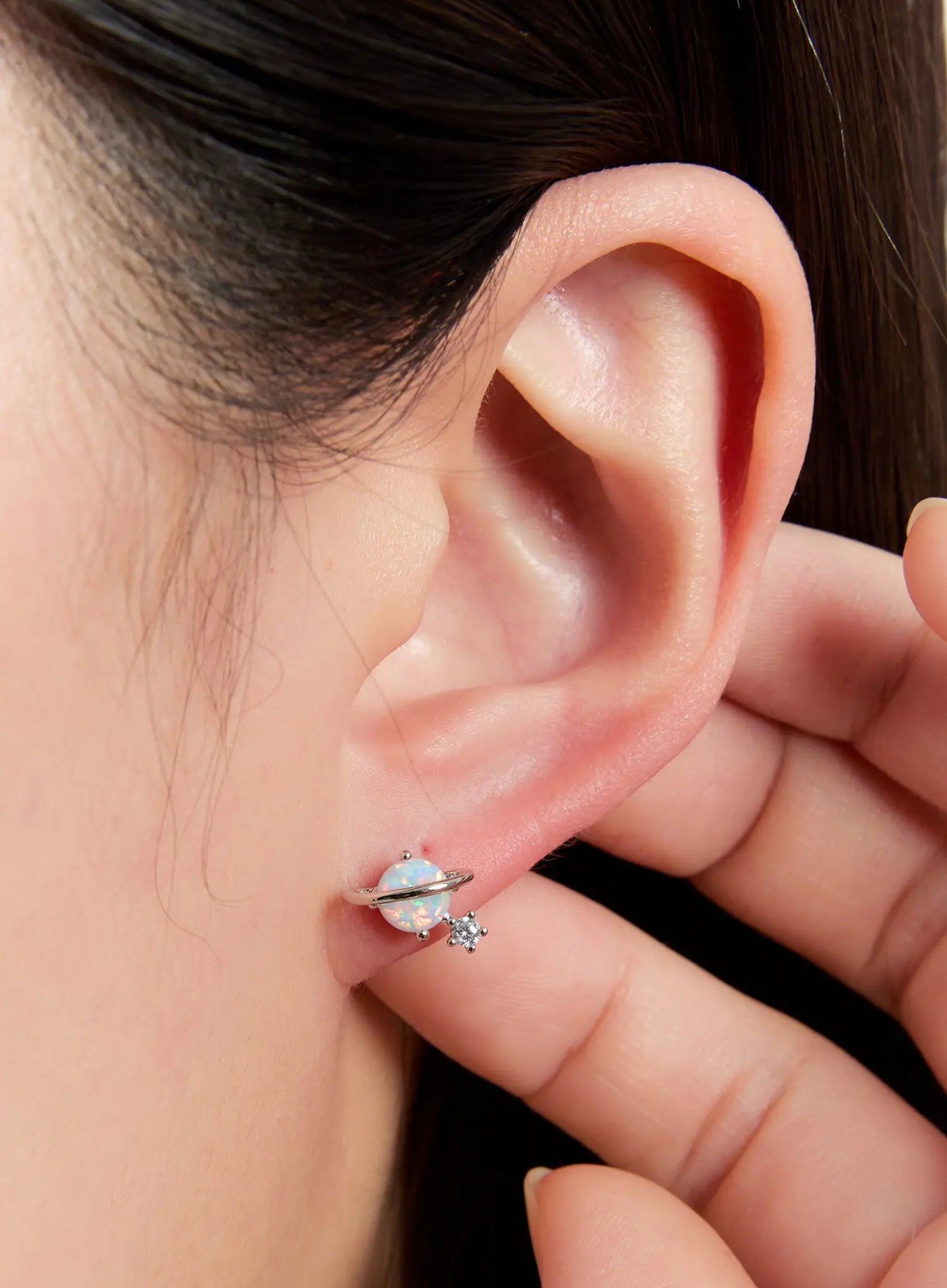 opal-shine-stud-earrings-in528