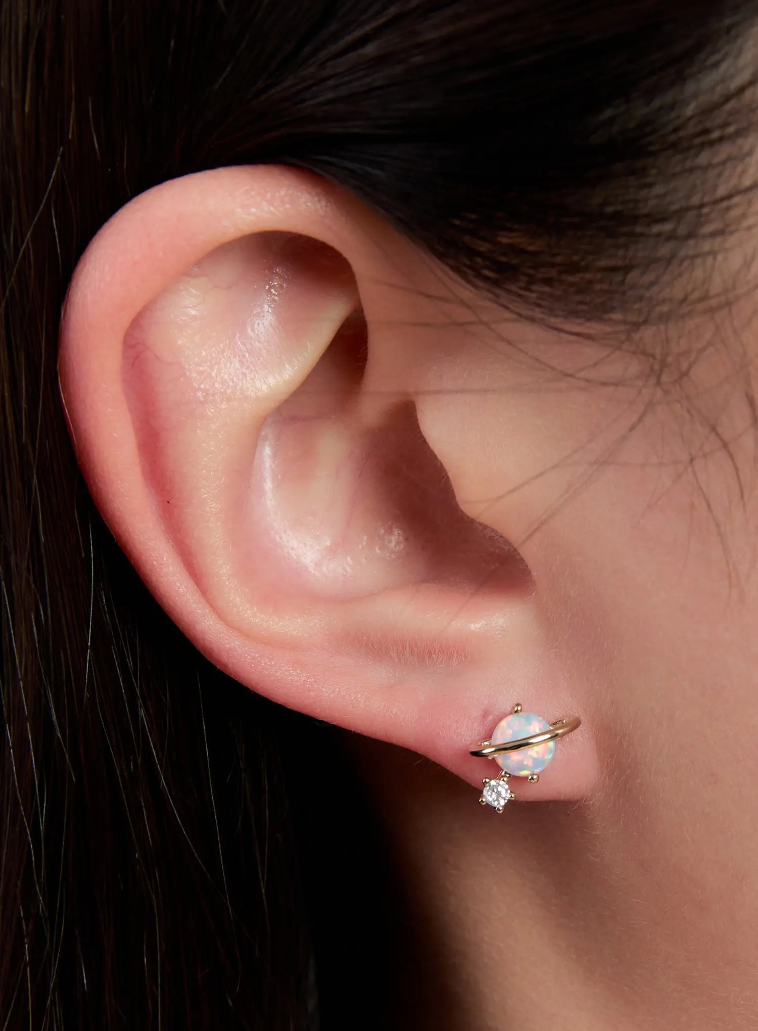 opal-shine-stud-earrings-in528 / gold