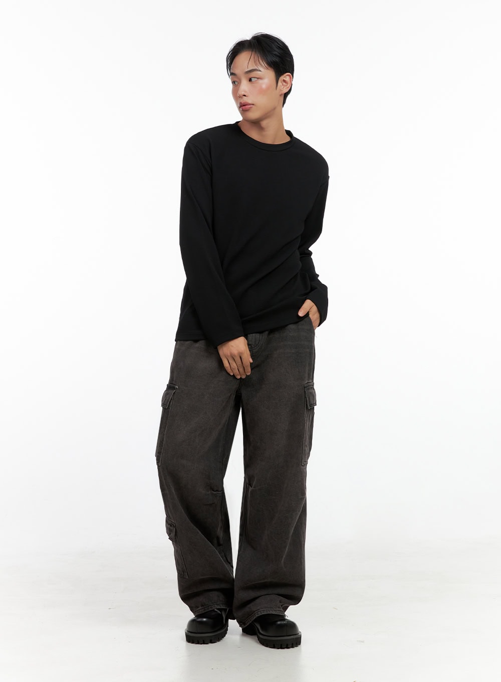 mens-basic-long-sleeve-tee-in426