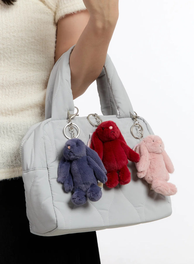 blush-charm-keyring-in528