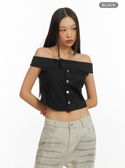 off-shoulder-buttoned-crop-top-iy422