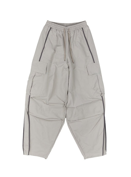 men-s-cargo-balloon-fit-windbreaker-pants-iy530