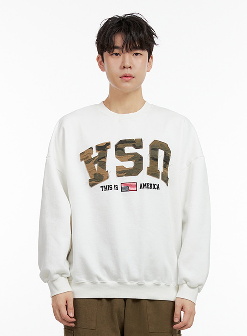 mens-camo-patch-crewneck-sweatshirt-in422