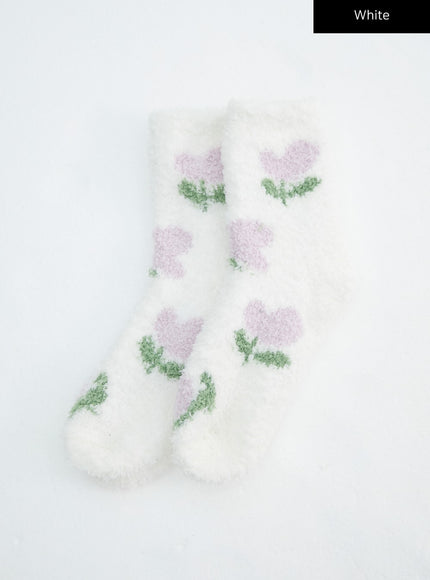 printed-plush-socks-in316