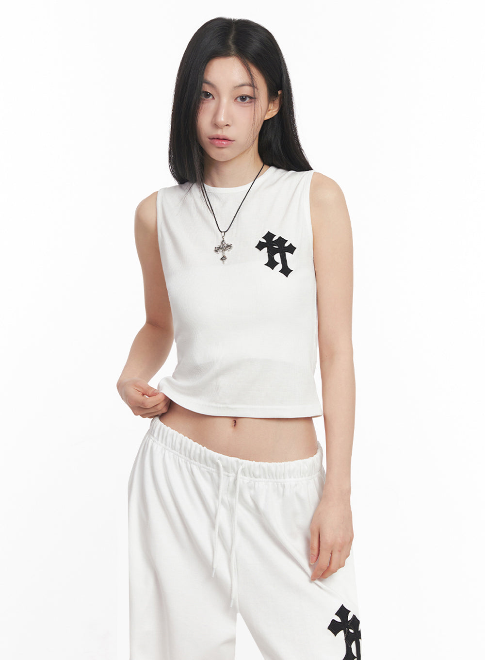 patched-chic-sleeveless-top-iy516