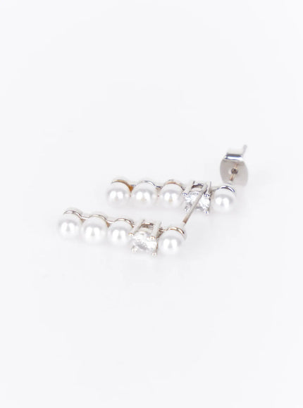 pearl-drop-earrings-iy520
