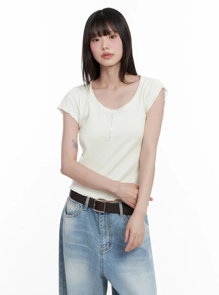 lace-trimmed-button-short-sleeve-il531