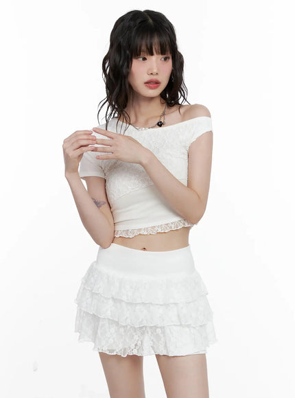 asymmetric-off-shoulder-lace-trim-top-il531