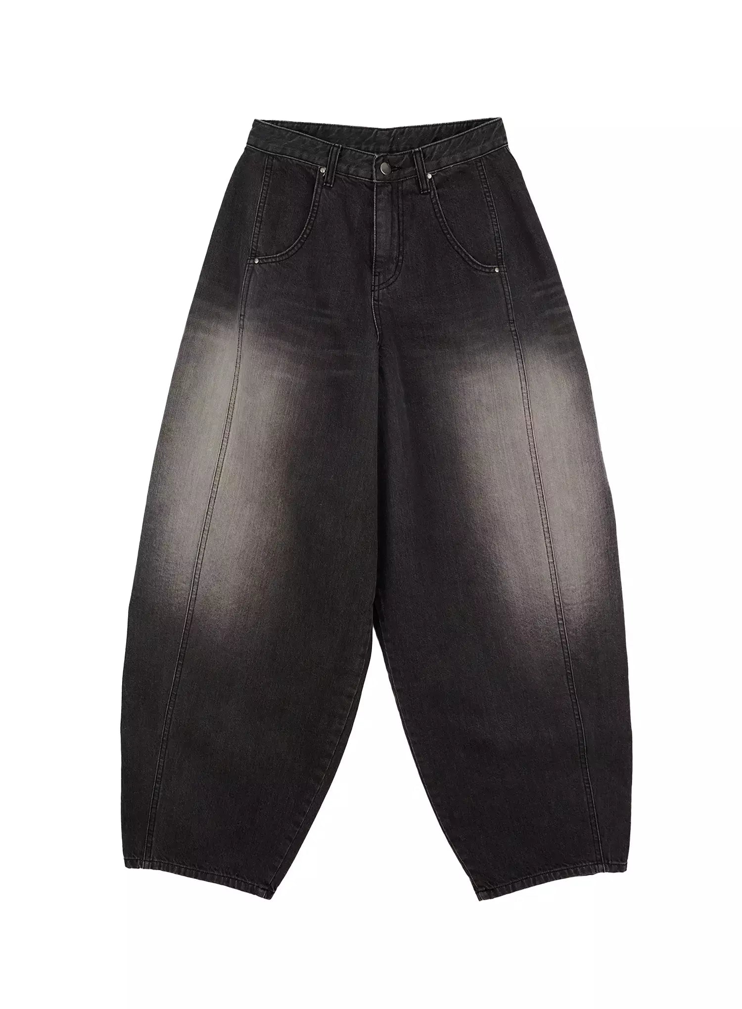 yunho-oversized-wing-print-jeans-if526