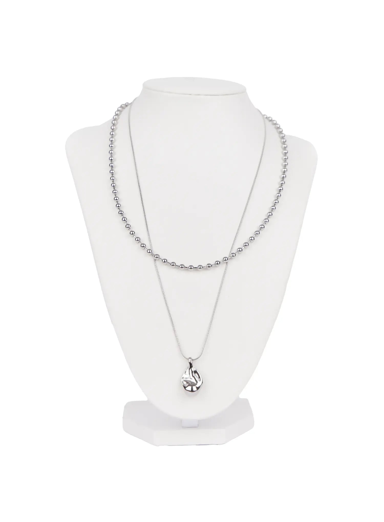 layered-point-pendant-necklace-in510 / Silver